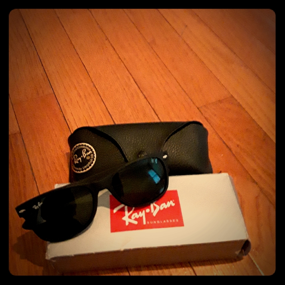 Ray-Ban Wayfarer Sunglasses!